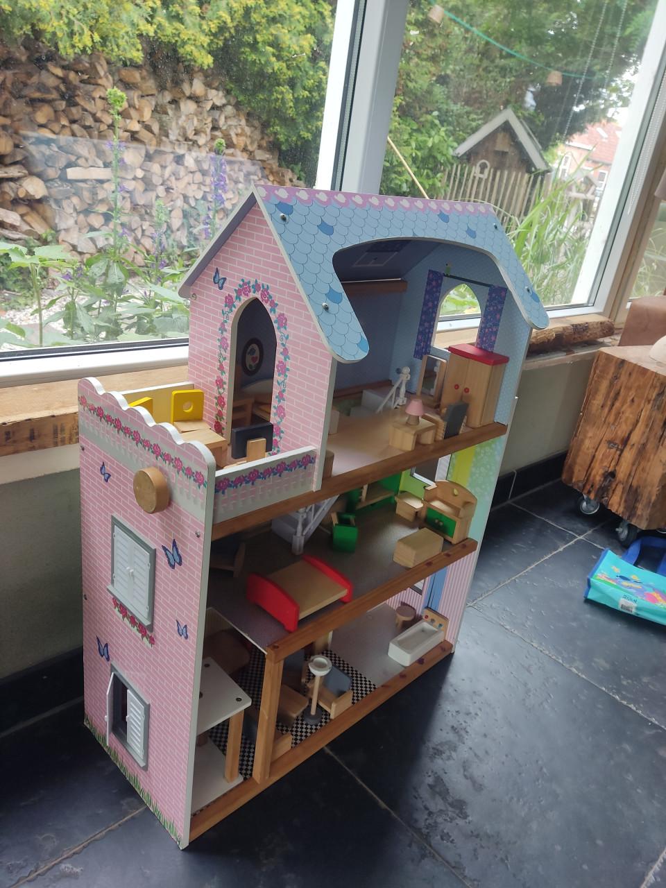 Groot poppenhuis