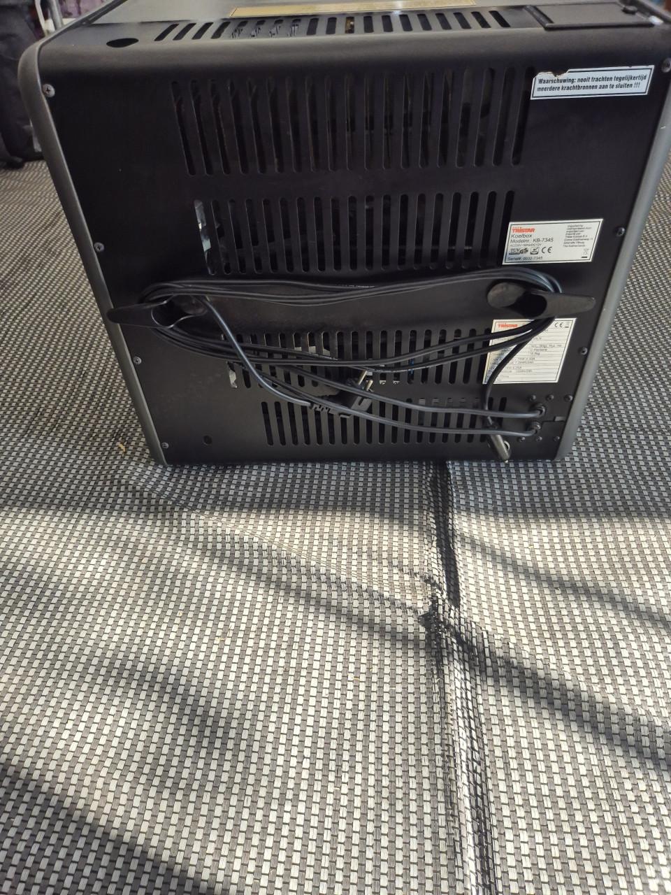 Elektrische koelbox 220 en 12 volt