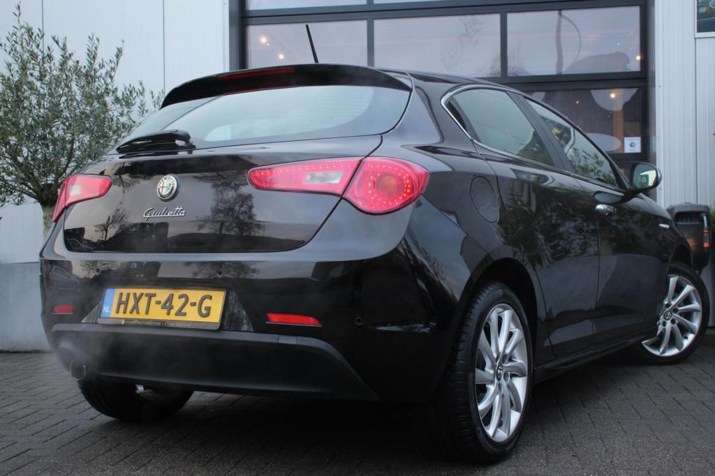Alfa Romeo Giulietta 1.4 t turbo turismo - leder - sportiva - stoel verw - 
