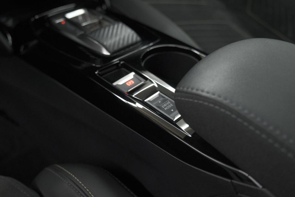 Peugeot 208 1.2 hybrid 145 e-dcs6 gt | alcantara pakket | camera | apple ca