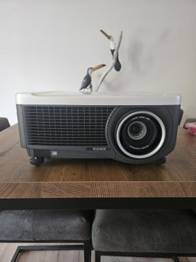 Canon WUX4000 beamer