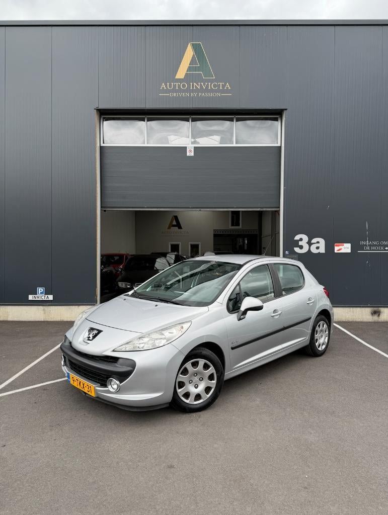 Peugeot 207 1.4 look - airco - nieuwe koppeling