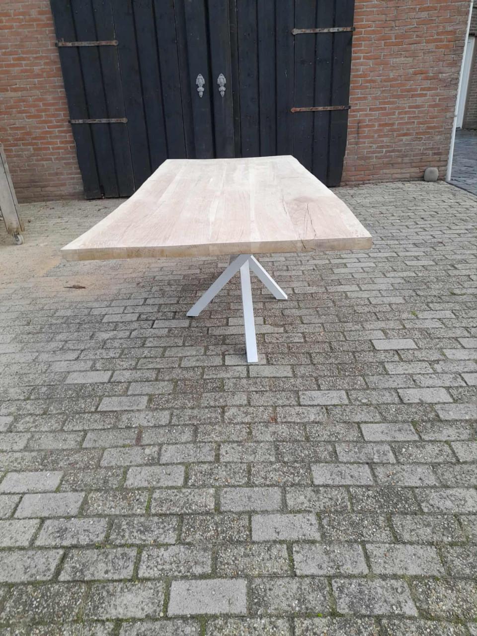EIKEN BOOMSTAMTAFEL 210X100 MET ONDERSTEL NAAR KEUZE