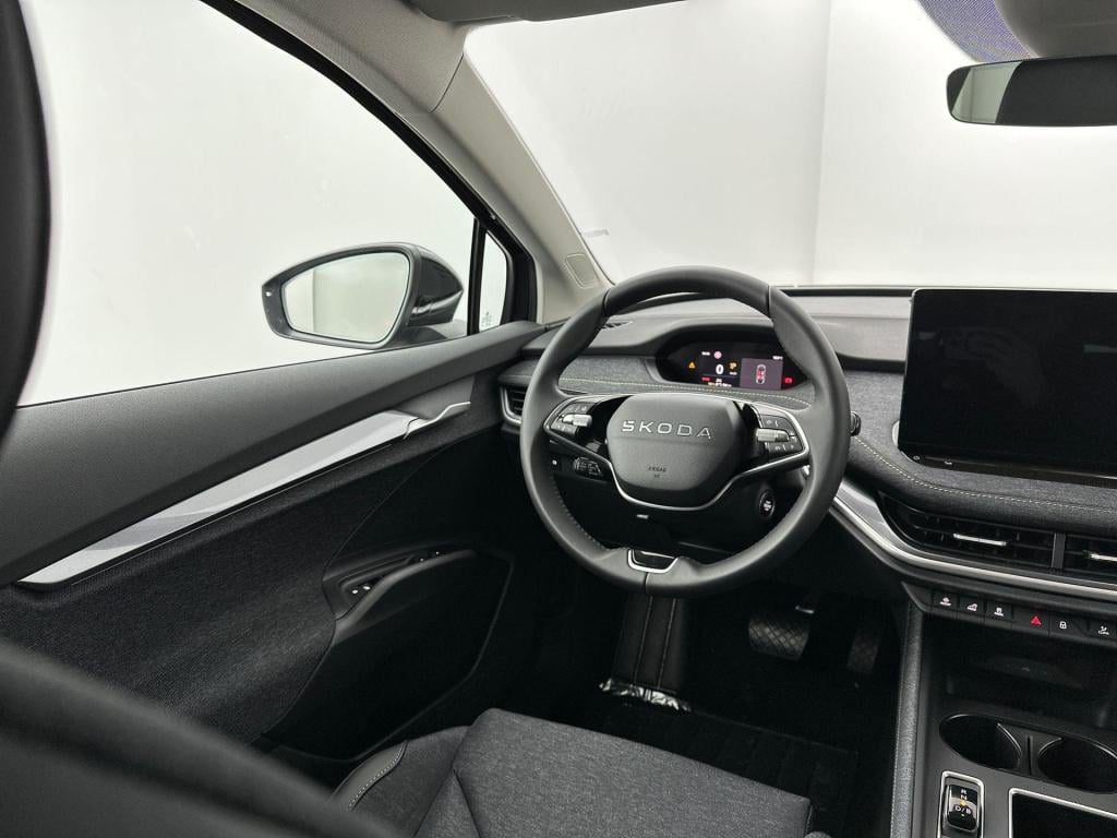 Skoda Elroq business edition tour elektromotor 150 kw / 204 pk