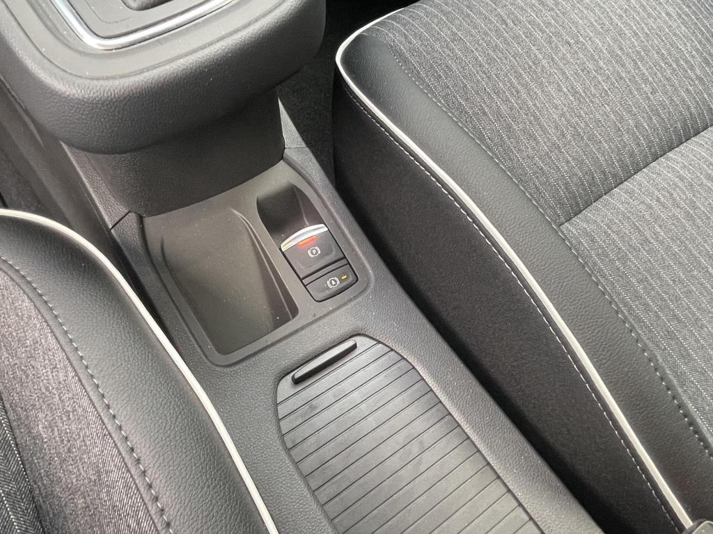 Mitsubishi Colt 1.6 hev intense+