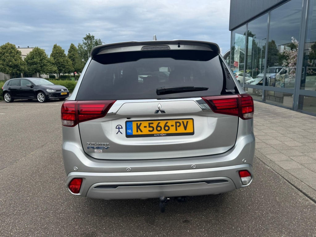 Mitsubishi Outlander 2.4 phev intense+
