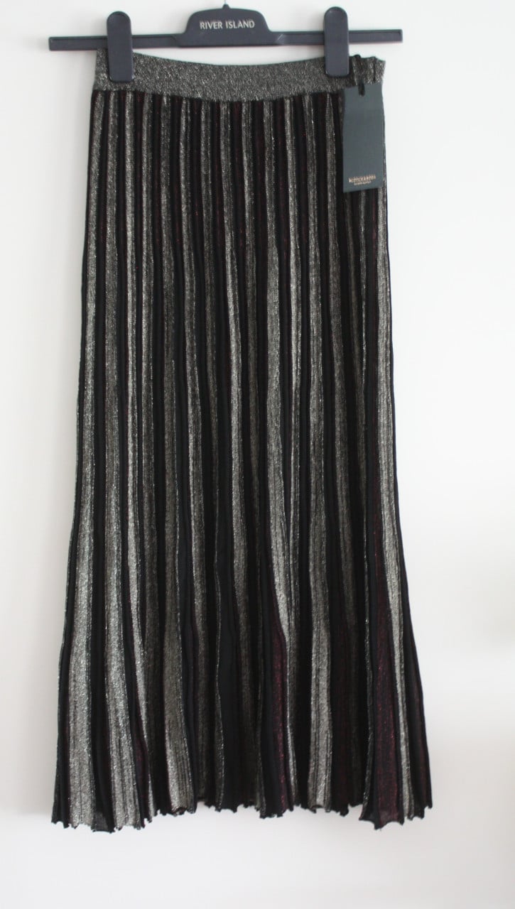 Nieuwe rok met plooien zwart rood goud maat xs