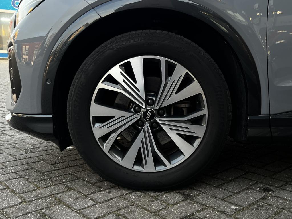 Audi Q4 E-tron 35 advanced edition 55 kwh | camera | carplay | nav | adapti