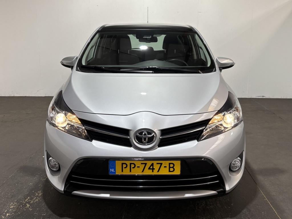 Toyota Corolla Verso 1.8 vvt-i skyview edition
