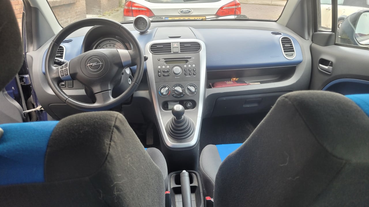 Te koop: Zeer nette Opel Agila (2009). Slechts 102.000 km!