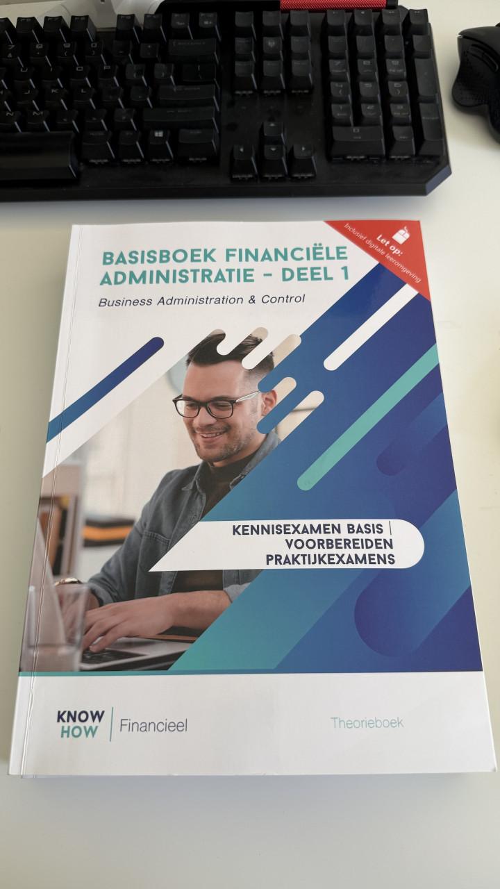 Studie boeken financiële opleiding