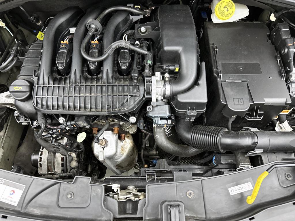 Citroen C3 1.2 puretech s&s shine | achteruitrijcamera | navigatie |  rijkl