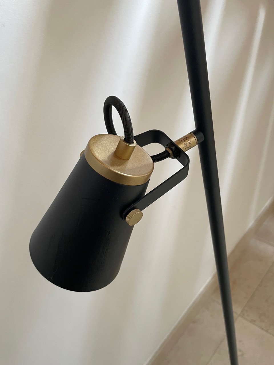 Moderne vloerlamp 3-spots zwart-goud