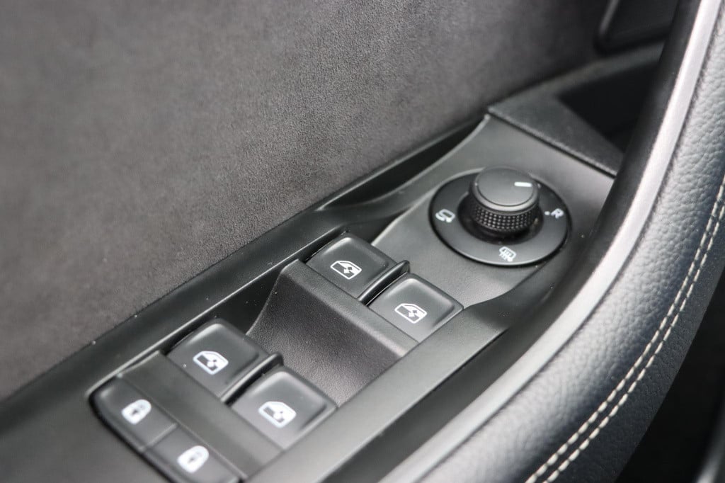 Skoda Superb combi 1.4 tsi iv sportline business 218pk dsg6