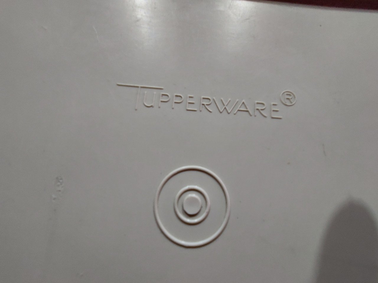 Tupperware vintage naaidoos oranje/crème