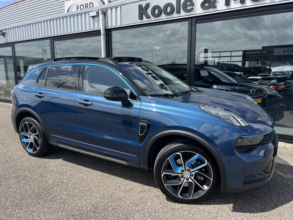 Lynk & Co 01 1.5 261pk plug in hybrid , trekhaak , pano dak , 360gr camera