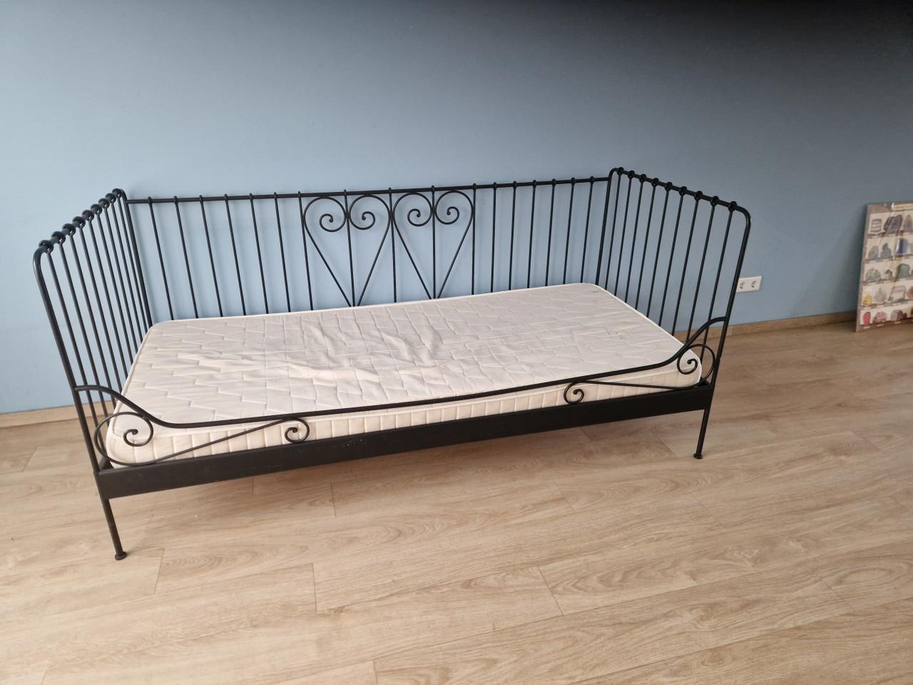 Te koop, éénpersoons spijlenbed