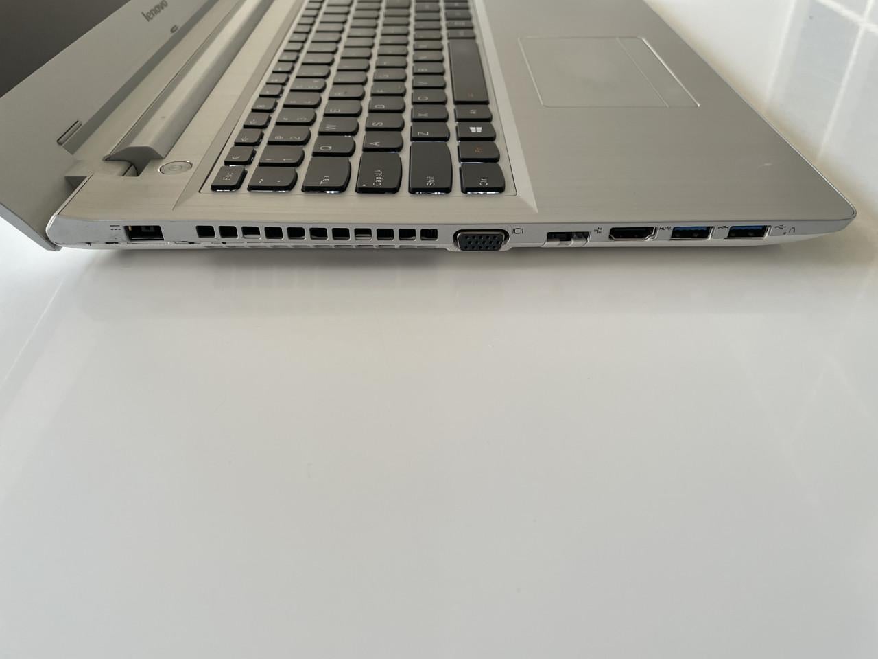 Laptop met SSD en Verlicht Toetsenbord