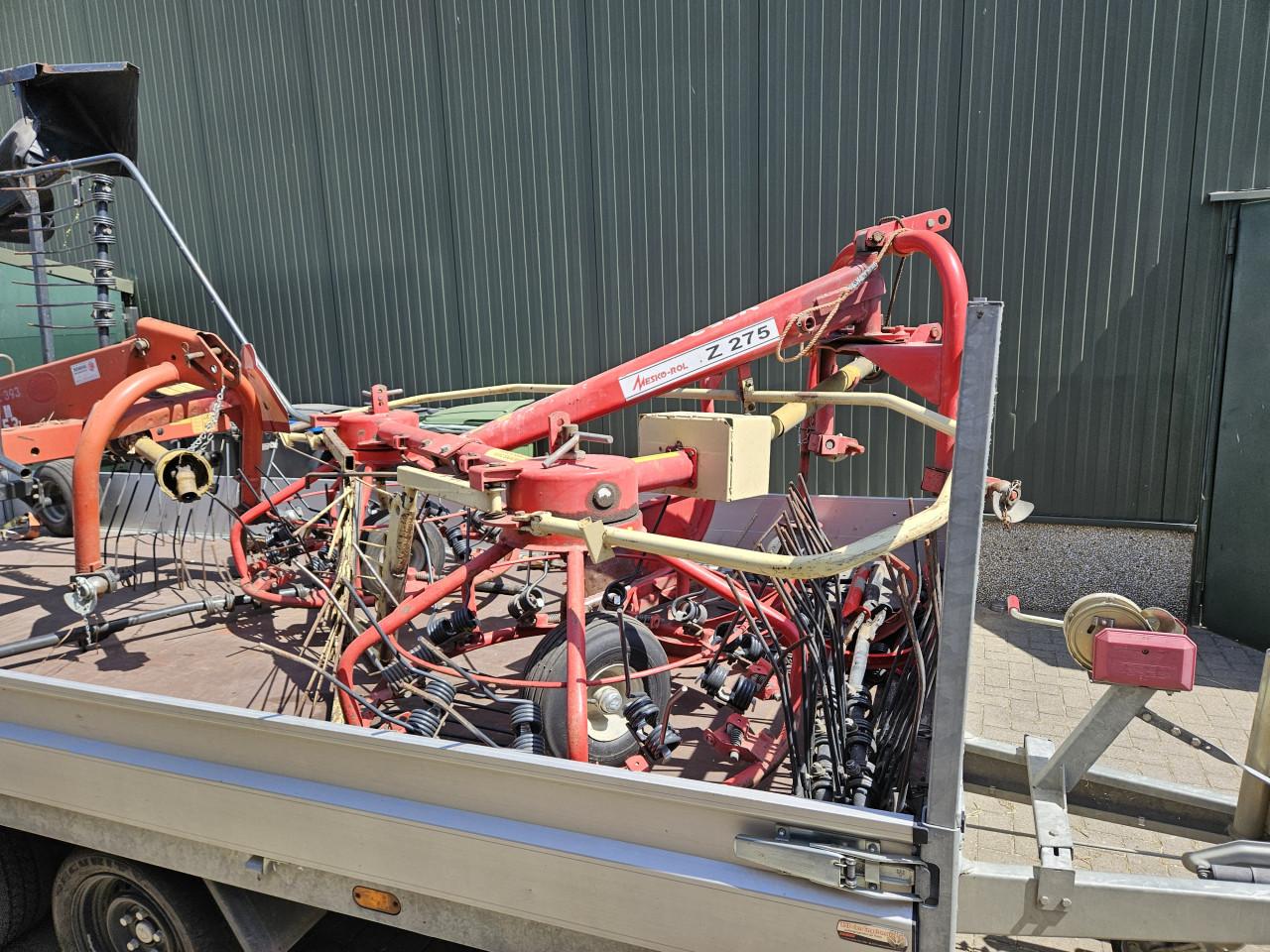 Diverse hooibouw werktuigen