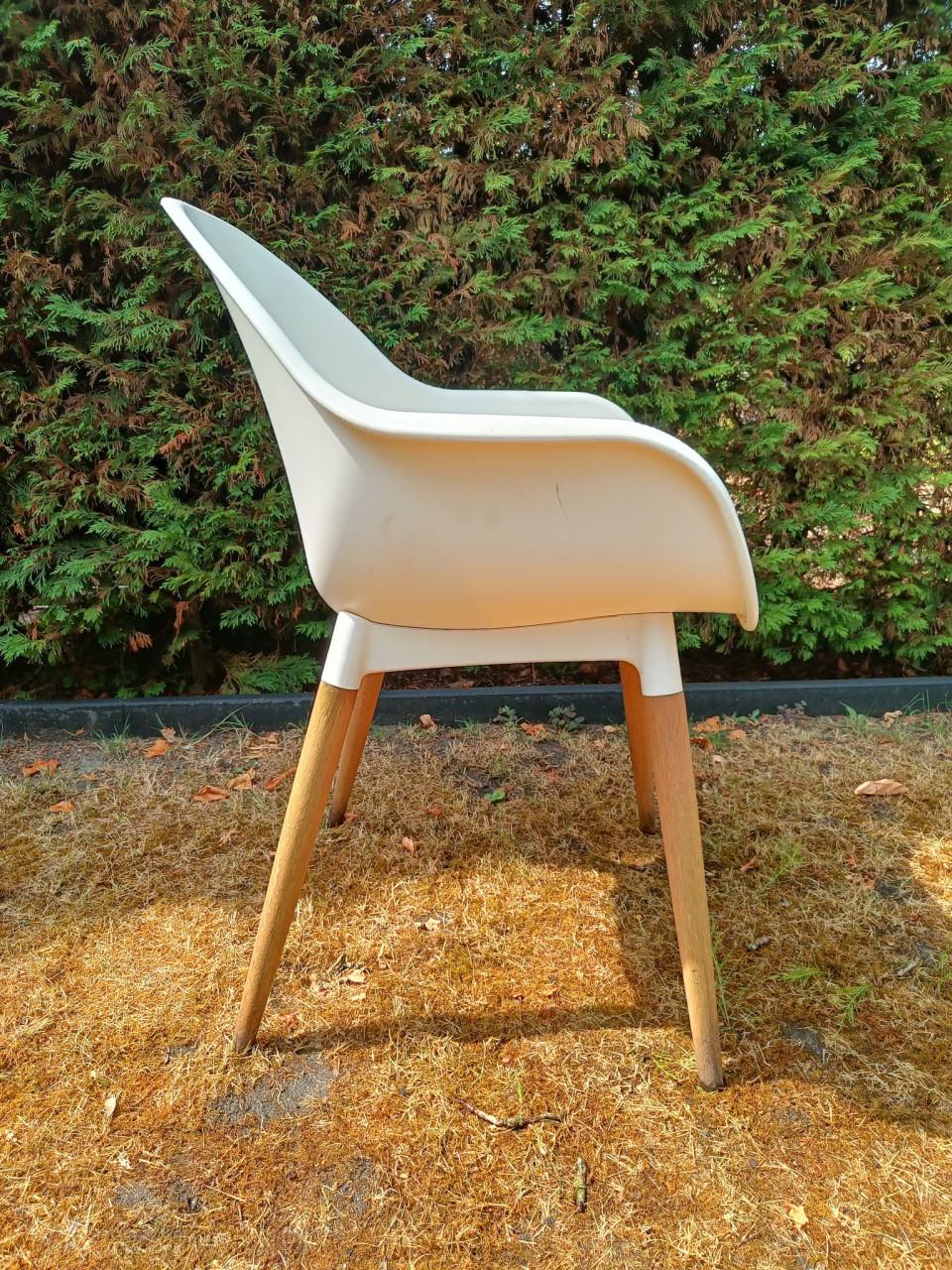 Set van twee witte kuipstoelen