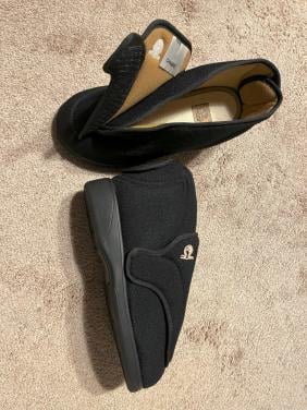 Zo goed als nieuwe verbandschoenen (pantoffels), maat 43