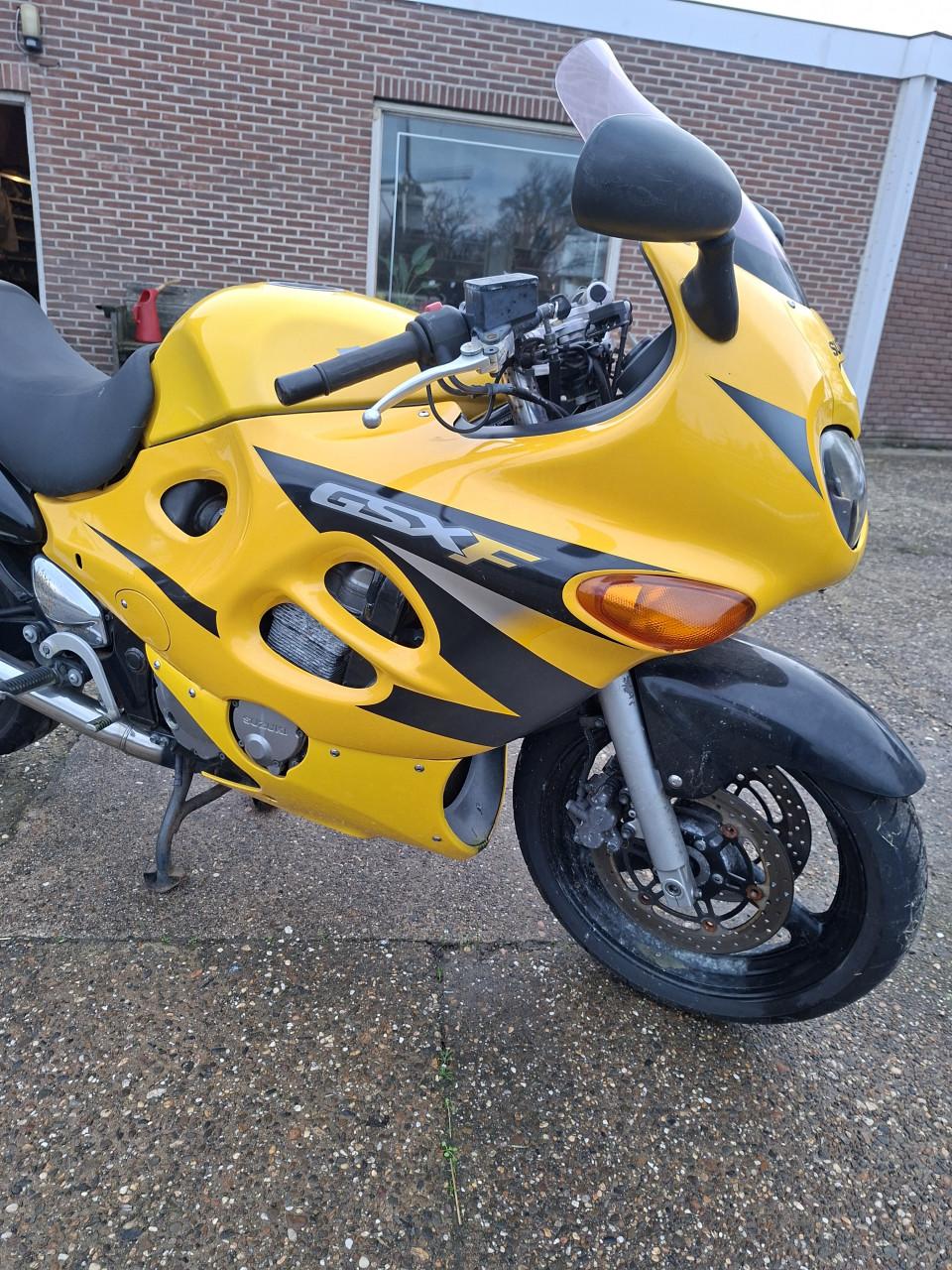 Suzuki GSX 600F (bj 2004) Inruilkoopje