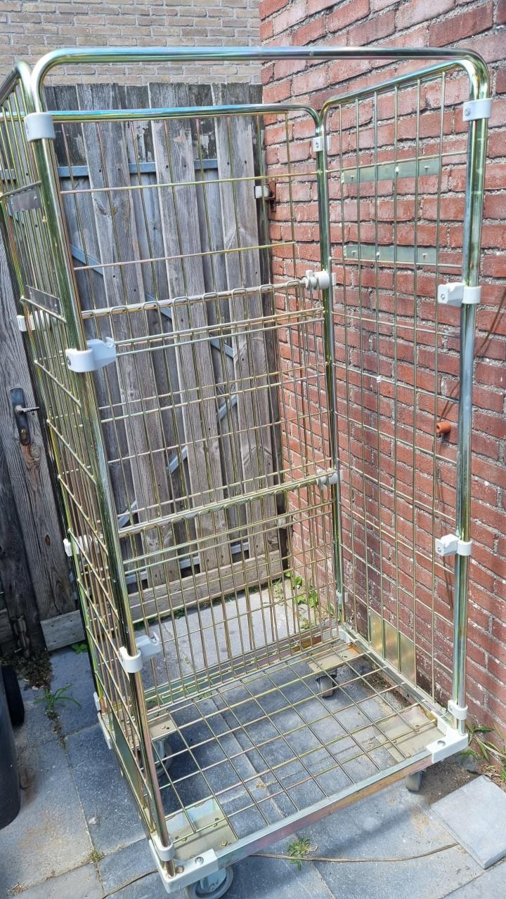 Transport kar / hout opslag / magazijn / garage