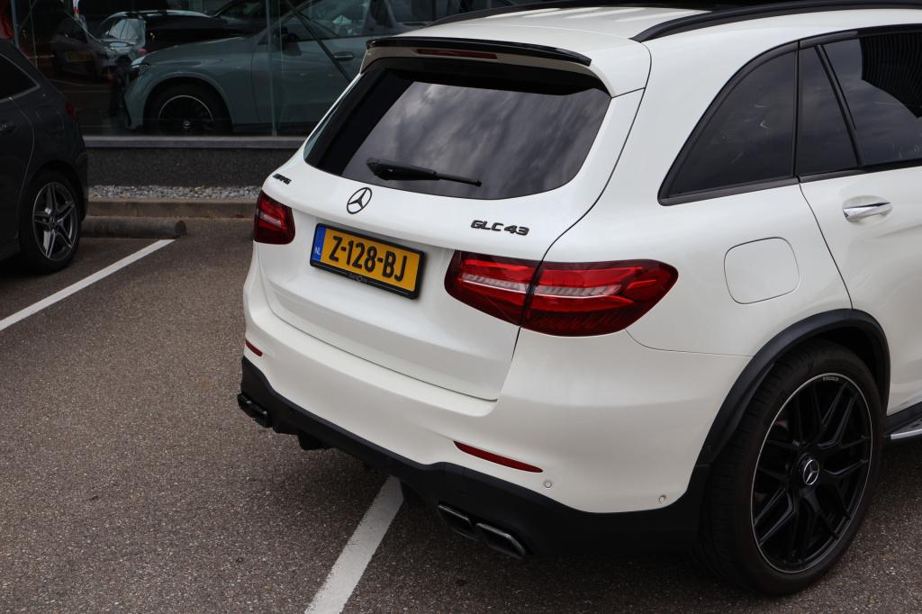Mercedes-Benz Glc amg 43 4matic 367 pk i luchtvering i airmatic i panoramad