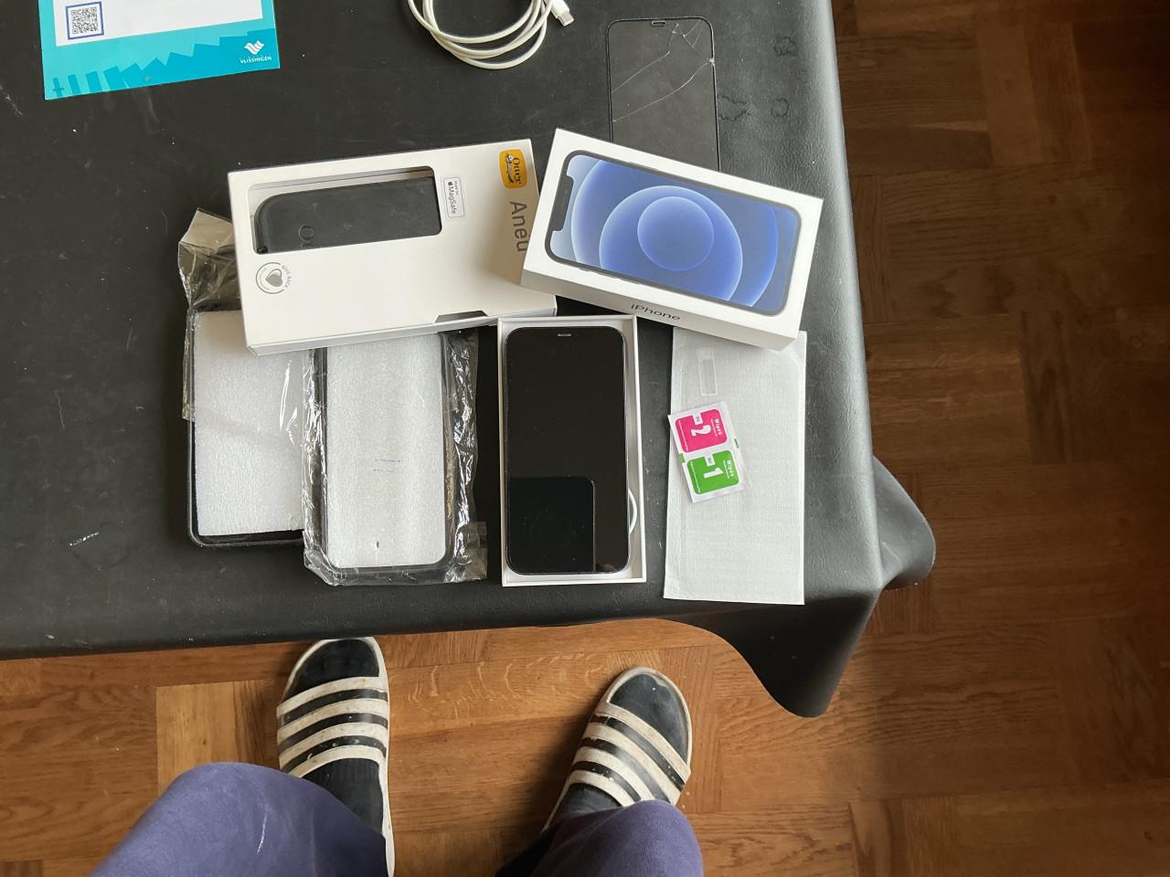 Iphone 12 128 GB zwart batterij 81%