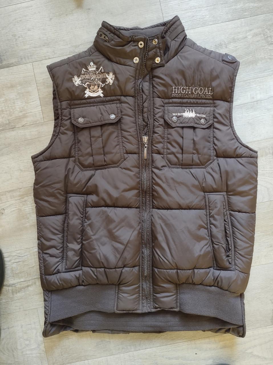 Prachtige bodywarmer. Afbeeldingen van paarden. Van Santen & van Santen