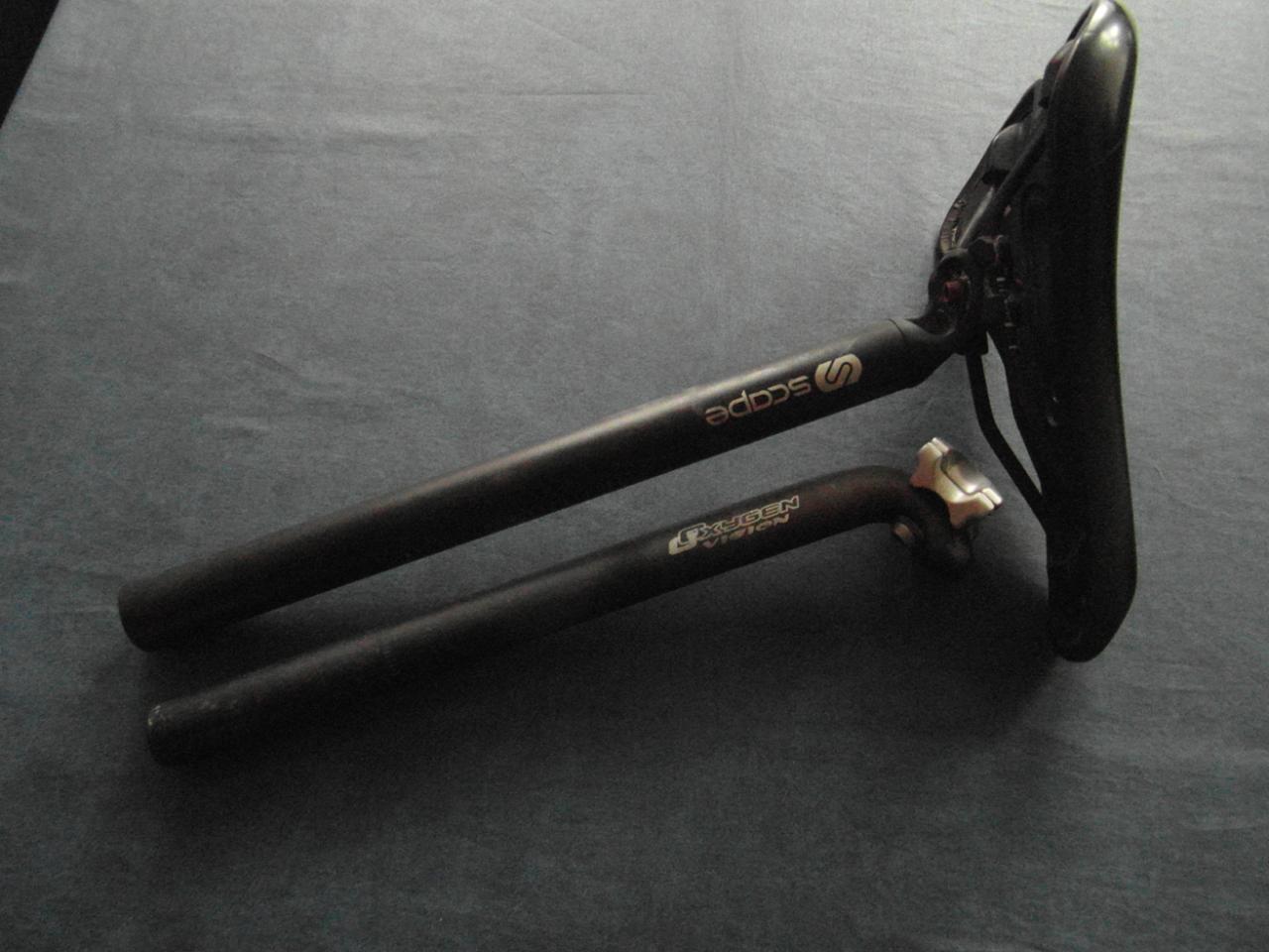 BBB Spectrum fietszadel met zadelpen.