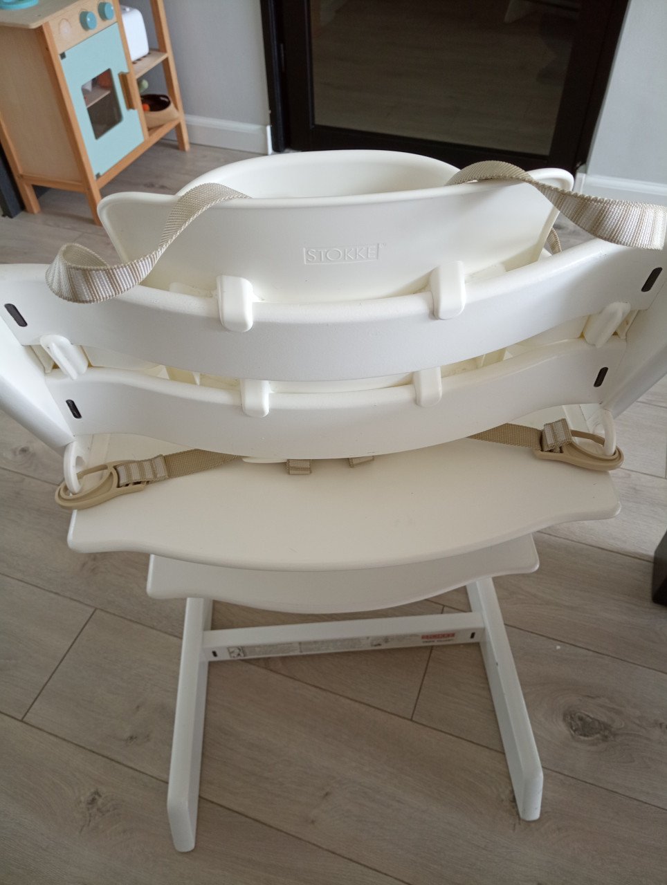 Witte stokke stoel inclusief riem en babyset