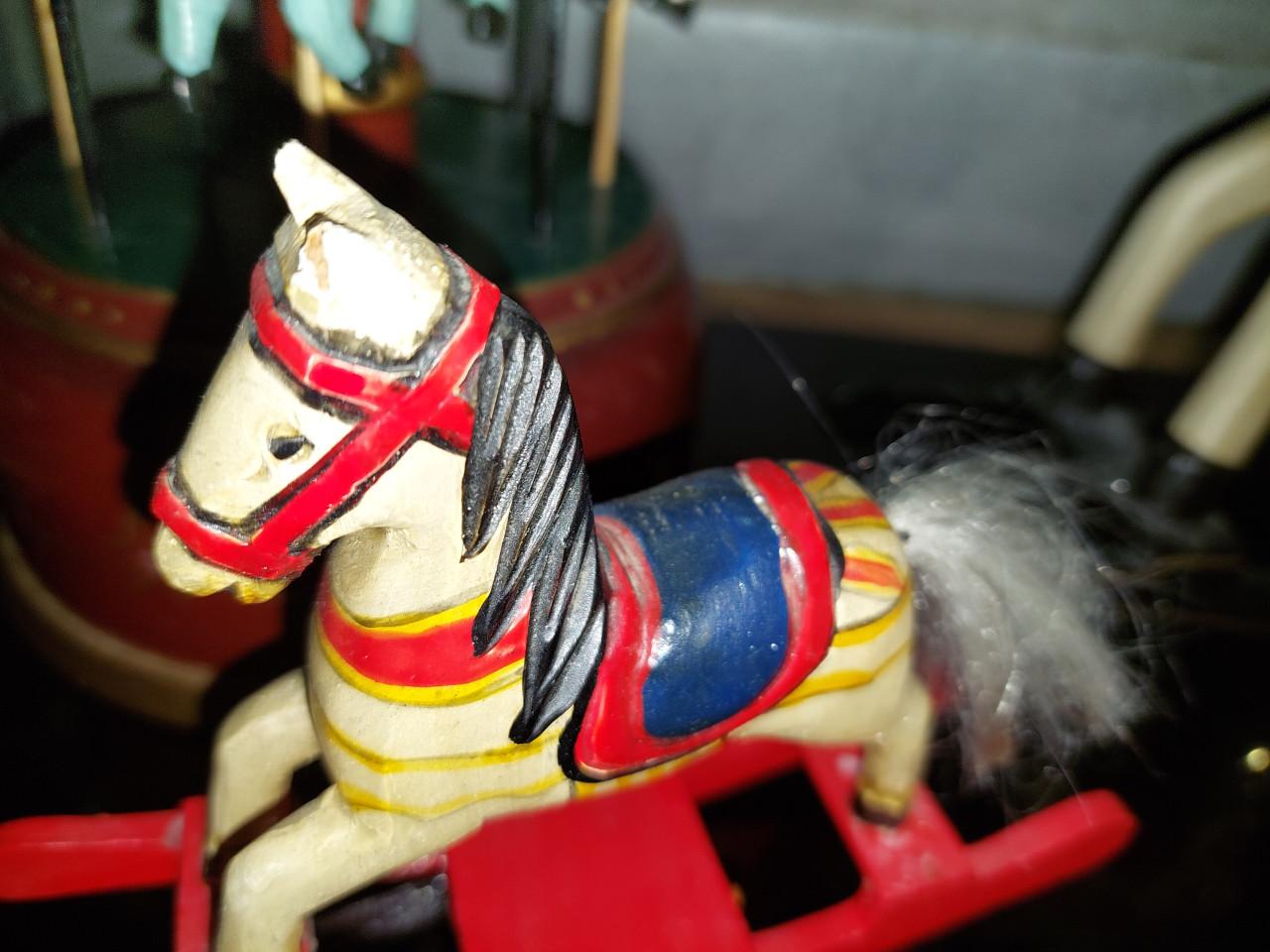 Pakket met draaimolen & meerdere paard(jes)