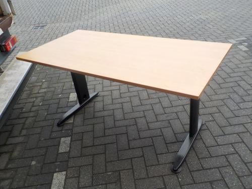 Mooie kwaliteit beuken kantoortafel in zeer goede staat 160 x 80 cm koopje