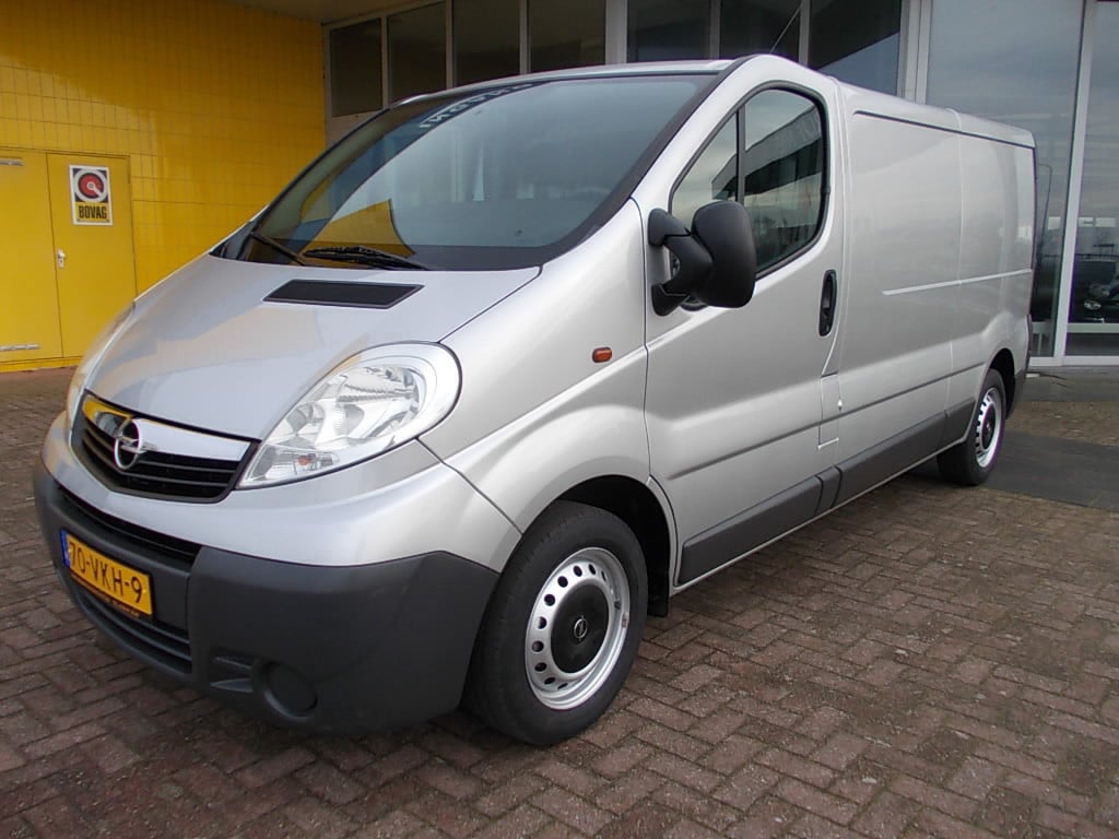 Opel Vivaro 2.0 cdti l2h1 airco, trekhaak 163000 km!!