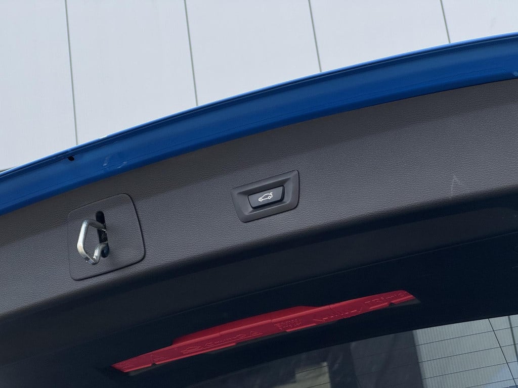 BMW X1 sdrive18i high executive m sport | trekhaak afneembaar | sportstoele