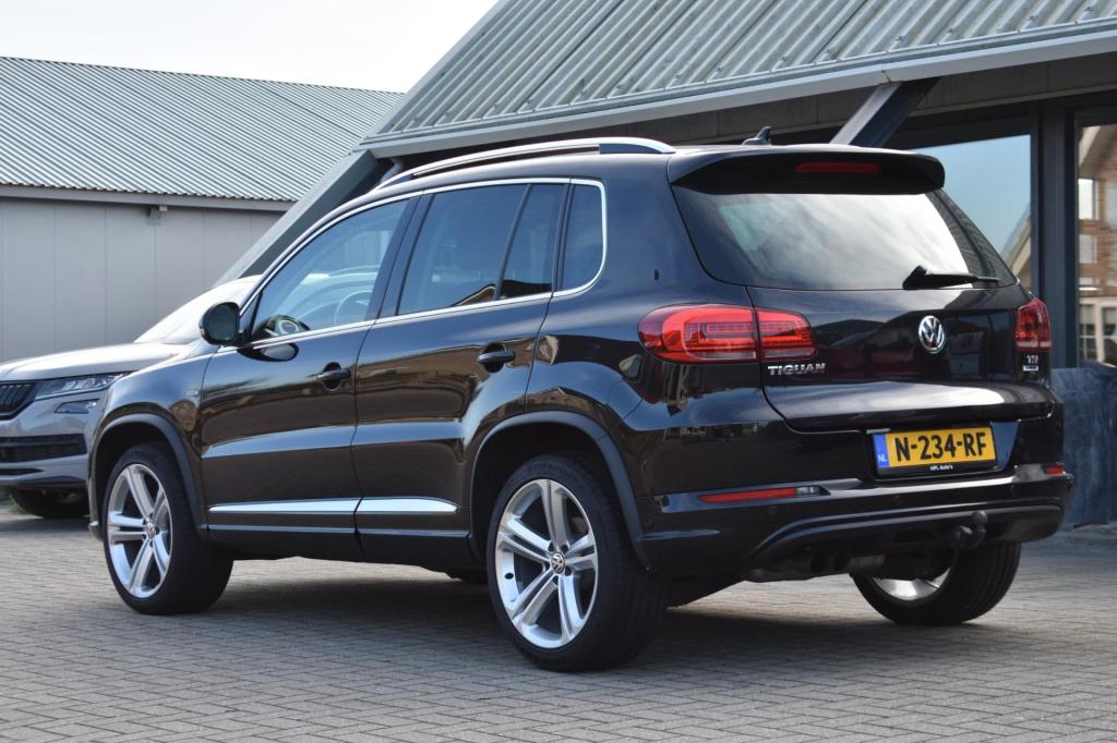 Volkswagen Tiguan 1.4 tsi r-line lm | trekhaak | xenon | led | stoelverwarm