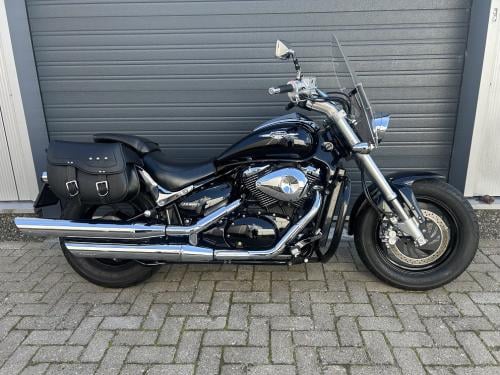 Suzuki M800 Intruder uit 2005 met 23dkm, windscherm/valbeugel etc €4500,-