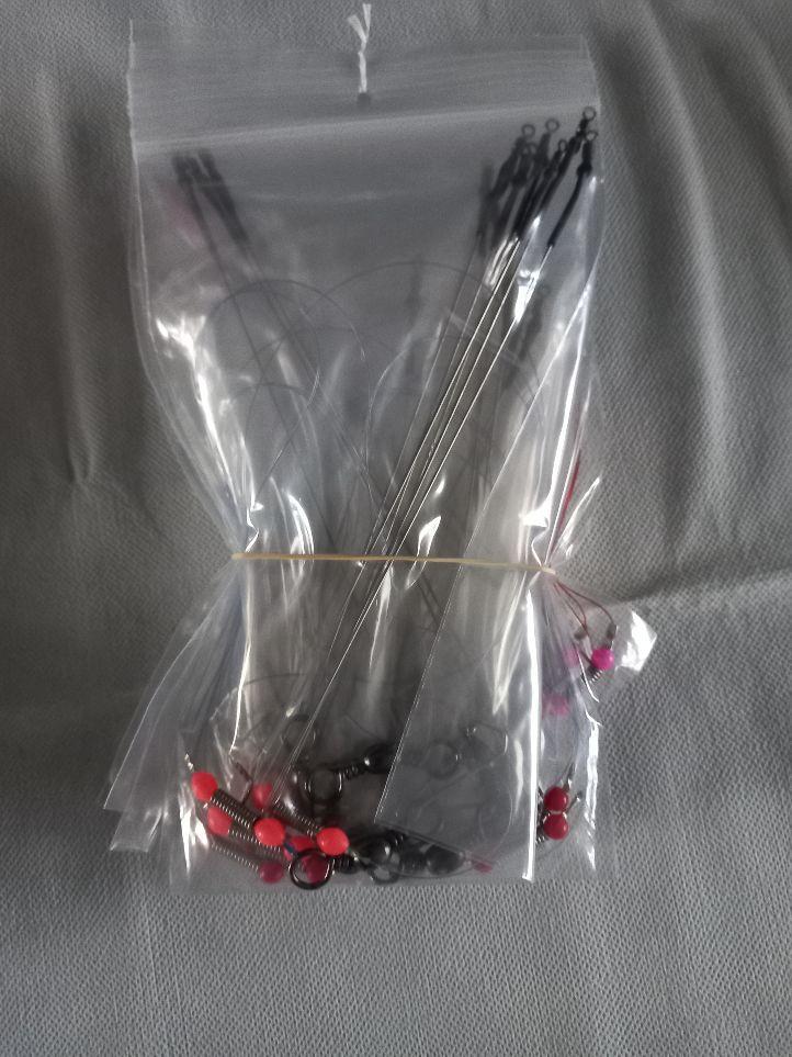 Onderlijnen met verenstaal afhouders .