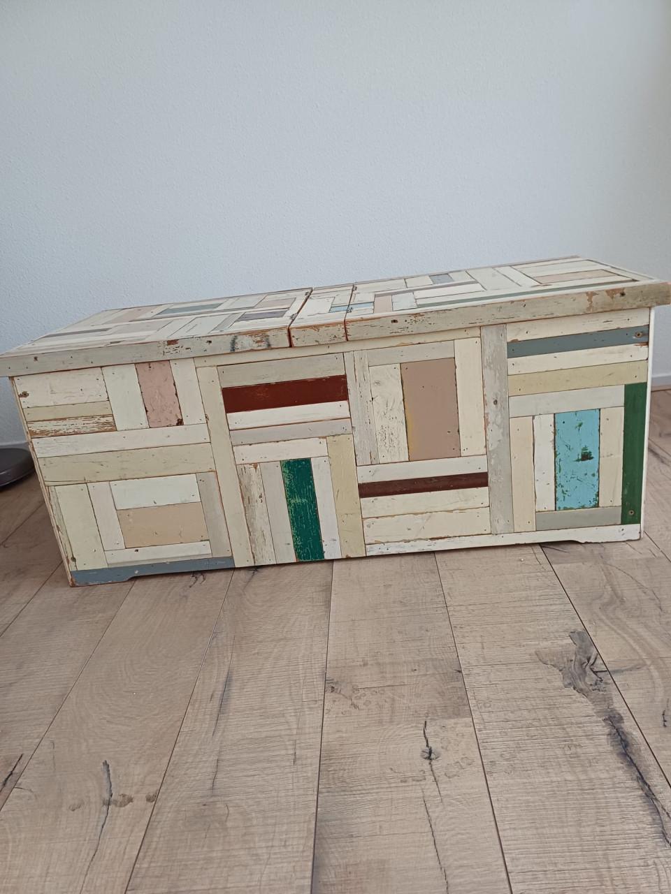 Salontafel / Opbergkist van sloophout