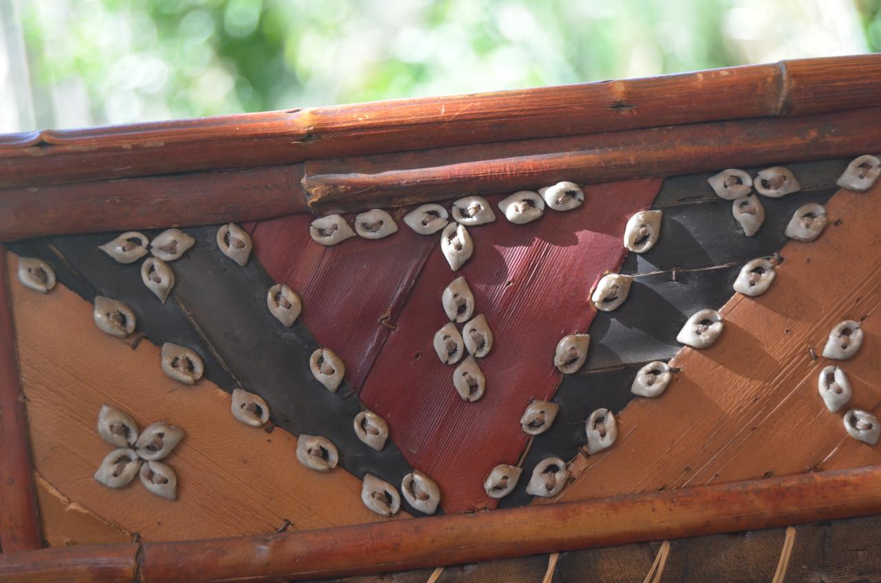 Mooie oude kist / doos met schelpen Aziatisch