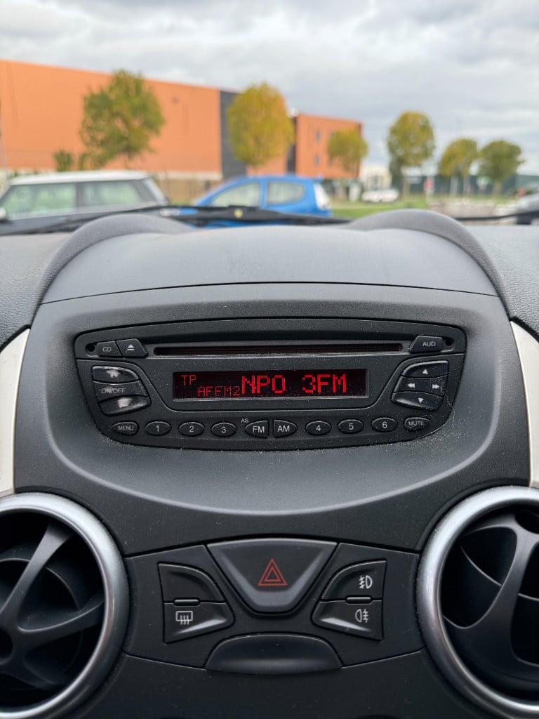 Ford KA 1.2 - titanium x - airco