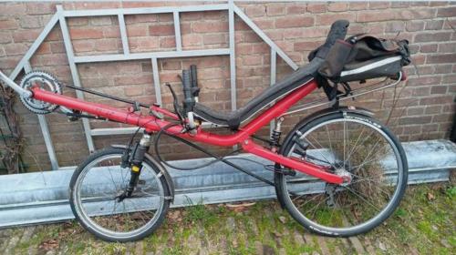 Challenger ligfiets met onderstuur.