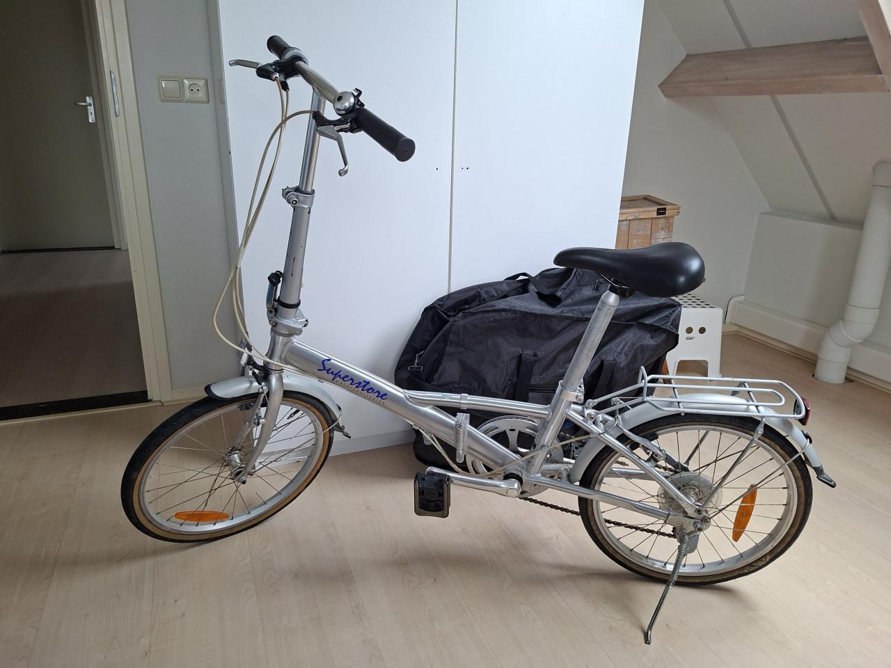 Twee vouwfietsen met opbergtas,merk Superstore