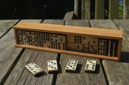 Vintage domino been en ebbenhout dubbel 9 Homas