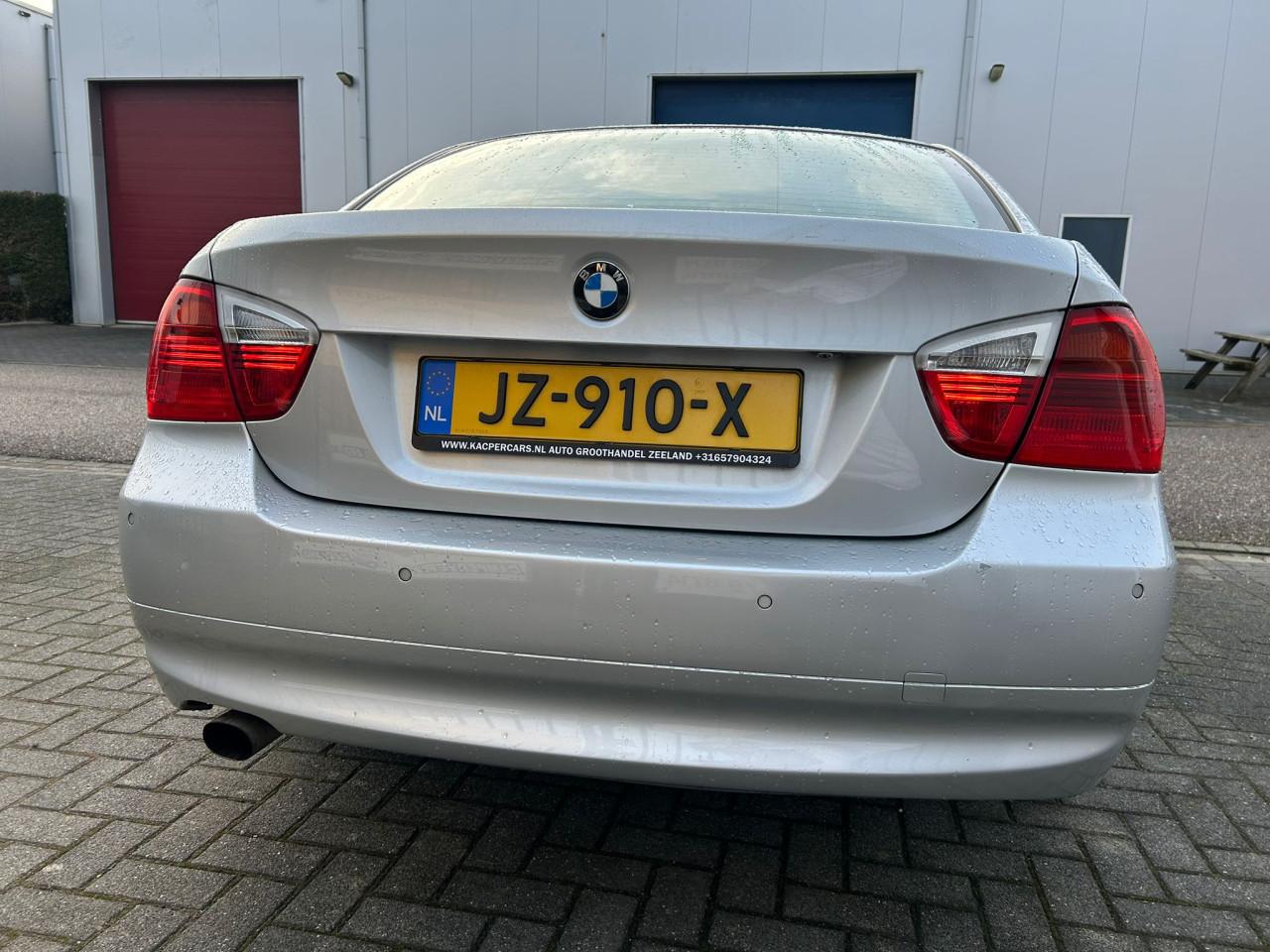 BMW 3-serie 320i Graphite LEES TEKST!! VOL IN DE OPTIE!!