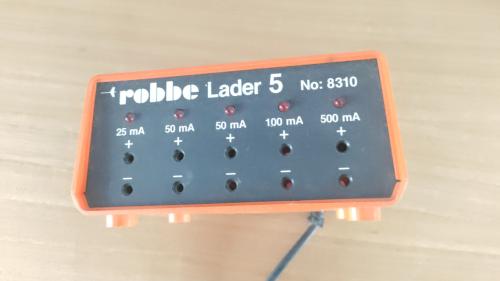 Robbe acculader modelbouw