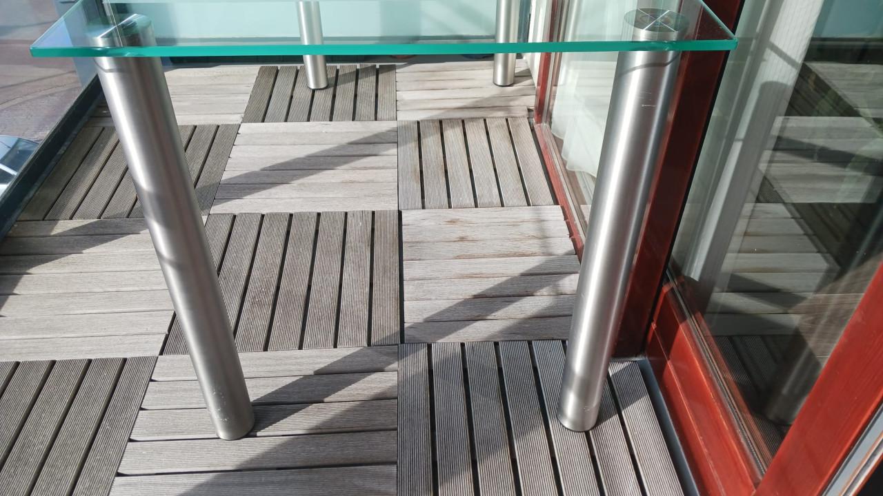 Glazen eettafel