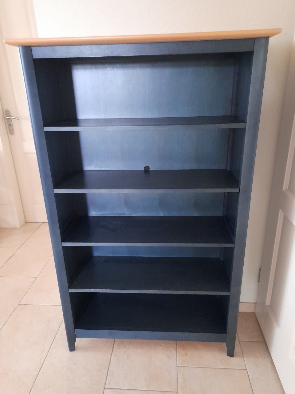 Massief houten boekenkast 91 x 45  x 145 (in goede nette staat)