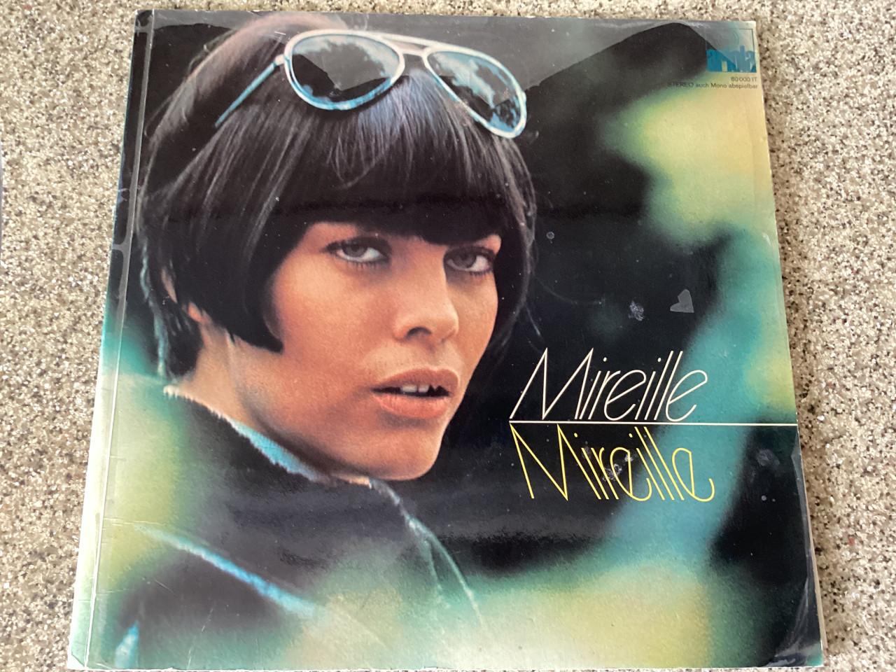 Verschillende LP’s van Mireille Mattieu.